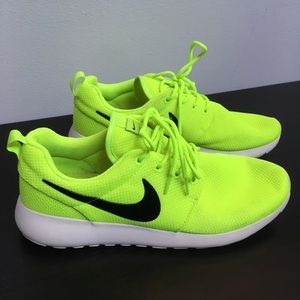 Nike Running shoes bright green sz 10 men’s